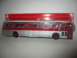 AUTOBUS GMC NEW LOOK FISHBOWL TDH-5301 SENZA FASCICOLO HACHETTE SCALA 1:43 - Foto 1 di 1