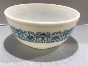 Pyrex ~ 2.5 Quart ~ 8.75" Diameter Mixing Bowl ~ Ovenware ~ Horizon Blue ~ 403 - Picture 1 of 9