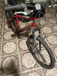 Roadmaster Granite Mountain Bike - Picture 1 of 2