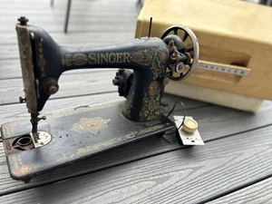 Antique Singer Sewing Machine G 1910s 1920s Series 66 Red Eye Vintage VIDEO READ - Picture 1 of 17
