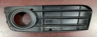 Parachoques inferior delantero izquierdo AUDI A4 2012-2016 rejilla de luz antiniebla 8K0807681A OEM. Foto 1 de 4