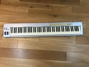 M-Audio Keystation 88es Semi Weighted 88 Key Midi Keyboard Controller MK1 Silver - Picture 1 of 3