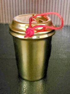Taza de café Starbucks Holiday Gold 2014 adorno de Navidad - usado - Imagen 1 de 3