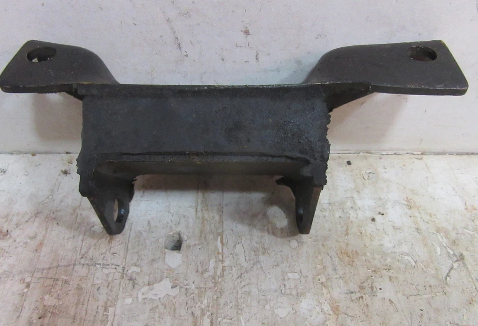 Ford Custom 500 1965-1967 NORS L & S 2244 con montaje de motor delantero 289 R/L Foto 1 de 3