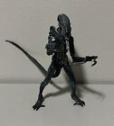 Alien schwarz/grün Actionfigur