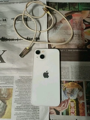 Apple iPhone 13 - 128GB - batteria 77% Galassia bianco white  - Immagine 1 di 4