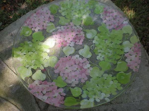 HAND PAINTED PINK AND GREEN HYDRANGEAS IN SOFT SHADES.. 13" PLATTER - Picture 1 of 2