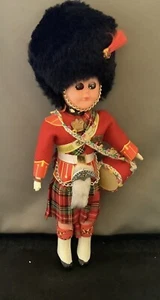 Vtg British Soldier Royal Guard Souvenir Doll ~ Blinking Eyes England - Picture 1 of 4