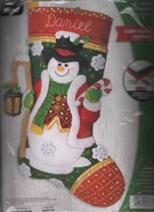 ¡¡¡NUEVO EN PAQUETE!!! KIT MEDIAS FIELTRO/CUENTAS/LENTEJUELAS ILUMINA LAS FIESTAS TALLA 18" LARGO - Imagen 1 de 2