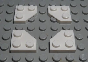 Lego Corner Plate 2X2 White 4 Pieces - Picture 1 of 1