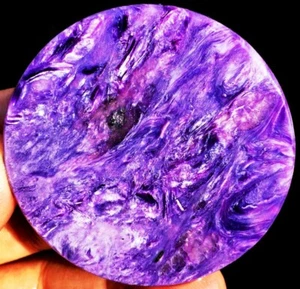 267CT Gemmy!!! Fantástico Natural Púrpura Charoite Cristal Tarjeta Redonda ip1338 - Imagen 1 de 12