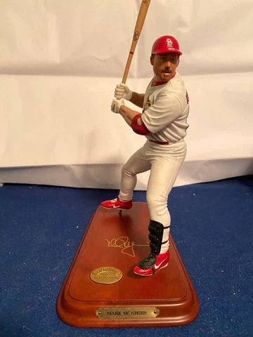 Mark McGwire St. Louis Cardinals The Danbury Mint MLB Display Figure Figurine Cover
