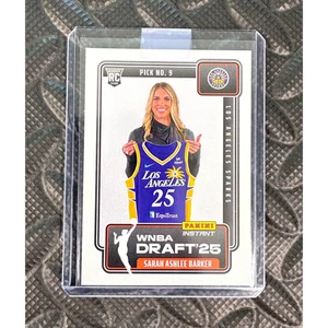 Tarjeta de novato Panini Instant WNBA 2025 Draft Night #DN8/1165 Sarah Ashlee Barker - Imagen 1 de 2