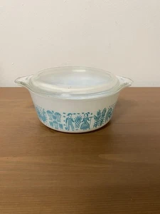 Pyrex Amish Turquoise Butterprint #472 Casserole Dish with Lid 1 1/2 PT - Picture 1 of 5