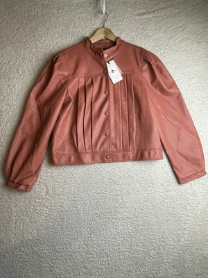 Chaqueta de bombardero plisada de cuero sintético rosa salmón grande 7 for all Mankind para mujer Foto 1 de 4