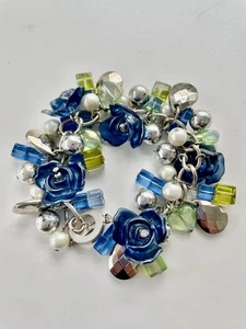 New Hand Made Blue Flower Charm Bracelet - Picture 1 of 3