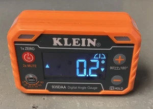 Indicador electrónico digital de nivel y ángulo Klein Tools 935DAA - Imagen 1 de 3
