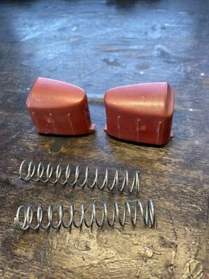 **SIN ENVÍO** Smart Fortwo 2006 convertible puerta trasera botones de almacenamiento con resortes Foto 1 de 4