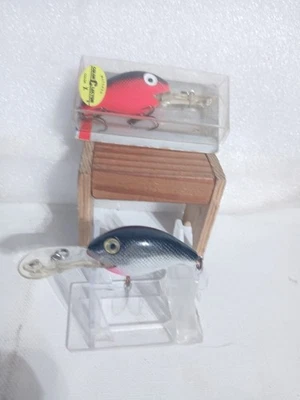 LOT OF 2 REBEL DD WEE R FISHING LURES - Image 1 of 4