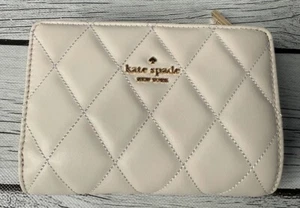 Portafoglio KATE SPADE pelle trapuntata liscia Carey medio bifold meringa prezzo al pubblico consigliato $229 - Foto 1 di 7
