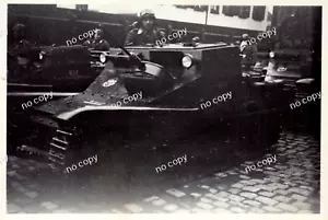 REGIO ESERCITO " I CARRI VELOCI ITALIANI " CARRO ARMATO CV 35 - CAMPAGNA ROSSA - - Foto 1 di 3
