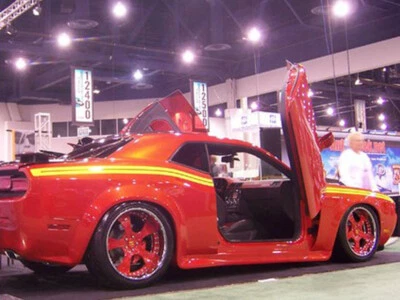 Kit de puertas verticales VDCDCHAL08 Lambo para Dodge Challenger 2009-2023 Foto 1 de 4