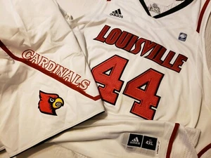 Stephan Van Treese 11-12 Louisville Cardinals Authentic Game Used Home Jersey - Picture 1 of 11