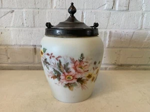 Antike AJ Hall Meriden Keksdose mit Blumenschmuck - Bild 1 von 10