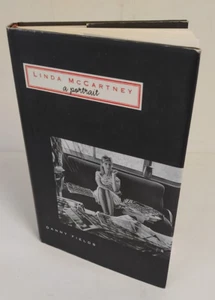 Linda McCartney "A Portrait" by Danny Fields ~ HB/DJ ~ 1st Ed (2000) ~ Good cond - Picture 1 of 5