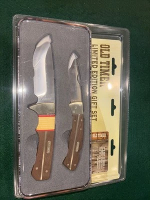 Juego de dos cuchillos Shrade Old Timer 17-24 hoja fija y plegable en caja de hojalata Foto 1 de 2