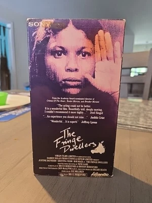 The Fringe Dwellers VHS Justine Saunders, Kristina Nehm, Bob Maza - Imagem 1 de 3