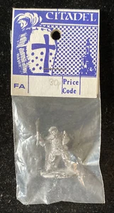Vintage Zitadelle Fantasie Abenteurer FA3 Kleriker mit Kreuz & Keule Metall Miniatur - Bild 1 von 3