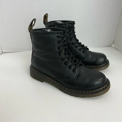 Dr Martens 靴子 柔软 T 皮革 8 眼系带拉链 青少年 1460 黑色 男女皆宜 — 第 1/4 张图片