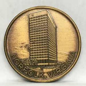 Edificio de la sede del Banco Nacional de Virginia 1968 ~ Norfolk Virginia - Imagen 1 de 2
