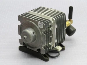 NITTO KOHKI VP0935A-V1028-D2-0511 VACUUM PUMP T214859 - Picture 1 of 6