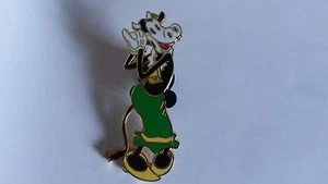 Clarabelle Cow Cast Lanyard Series 5 Disney Land Paris Dlrp Dlp 2010 pin - Picture 1 of 1