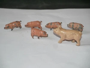FIGURINE EN PLOMB FERME LOT DE COCHONNETS + 1 COCHON EN COMPOSITION - Picture 1 of 1