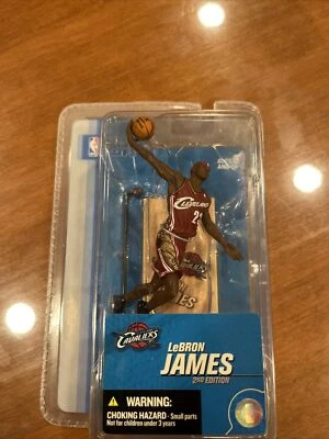 2005 MCFARLANE - 3 INCH - 2ND EDITION - LEBRON JAMES CLEVELAND CAVALIERS - NEW - Image 1 of 4