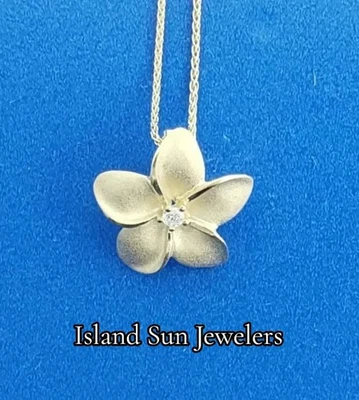 Colgante Denny Wong Plumeria, oro amarillo de 14K Foto 1 de 4