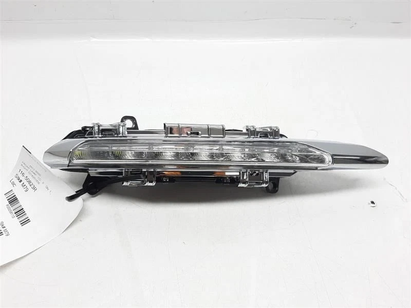11-13 Faro antiniebla derecho mercedes 221 s550 cl550 led drl 2218201856 Foto 1 de 4