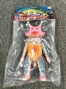 Ultraman Model Giro Star Beast (Pink) Sofubi Bullmark Rare Collection 0915a - Picture 1 of 2