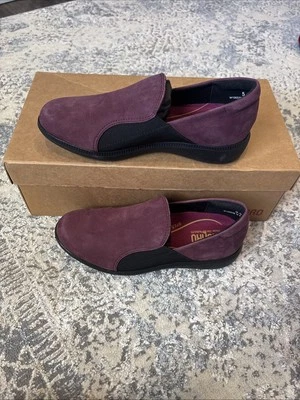 New MUNRO Clay Slip On Wine Nubuck - Women's Size 5.5 M - Imagem 1 de 4