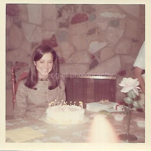 FOUND PHOTOGRAPH Color ORIGINAL Snapshot VINTAGE 58 46 B - Picture 1 of 1