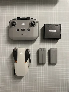 DJI Mini 2 SE Drohne mit 2 Akkus & Originalverpackung - Picture 1 of 11