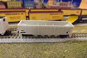 N-Scale UNDECORATED QUAD HOPPER - Picture 1 of 2