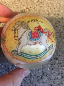VINTAGE 1981 PUNZE SATIN WEIHNACHTSKUGEL ORNAMENT ENKELIN - Bild 1 von 6