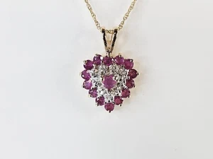 Colgante Corazón Diamante Rubí Genuino Oro Amarillo 14K APX 1 CTW (AM1085470) - Imagen 1 de 8