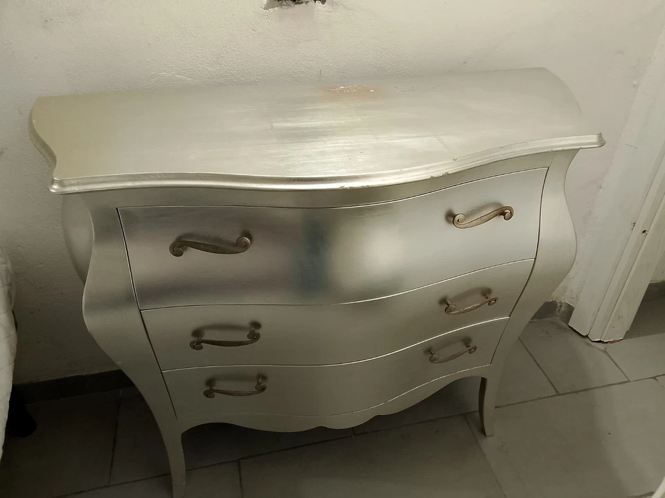 Trittico con comò bombato barocco foglia argento e 02 comodini in legno massello - Immagine 1 di 4