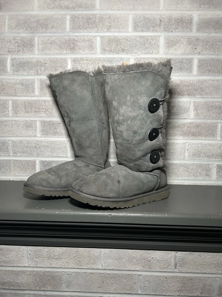 UGG Australia Bailey Button Triplet Grey Boots Women Size 9 - Image 1 of 4