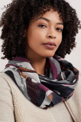 SEASALT CORNWALL Seasalt Women's Pretty Circle Scarf Abstract Figures Merlot Chalk